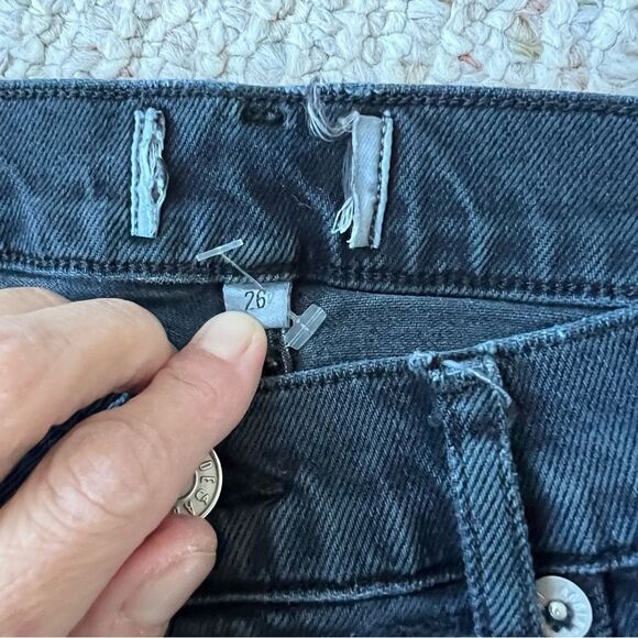 Agolde Mid Rise Feral Toni Jeans - Picture 9 of 15